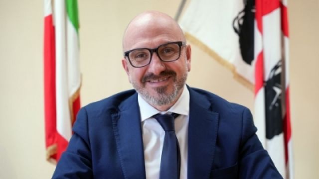 Sicurezza digitale: un milione ai comuni sardi per educare gli studenti a un uso consapevole della rete