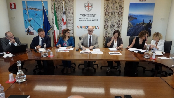 Commercio, primo incontro con le associazioni di categoria per la revisione della legge regionale