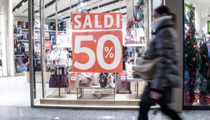 Al via i saldi invernali: ogni sardo spender&agrave; 93 euro