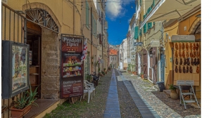 Turismo: pubblicato il bando delle manifestazioni del turismo enogastronomico