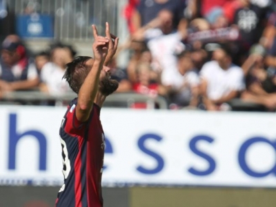 Pavoletti manda in estasi il Cagliari, Sassuolo ribaltato al 98'