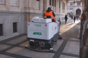 &ldquo;Cagliari citt&agrave; limpia&rdquo;: al via la pulizia straordinaria di strade e marciapiedi