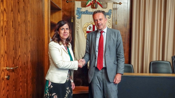 La presidente Todde riceve a Villa Devoto l'ambasciatore di Francia in Italia, Martin Briens