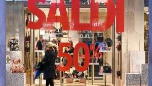 Al via i saldi estivi in Sardegna: ogni famiglia spender&agrave; circa 157 euro