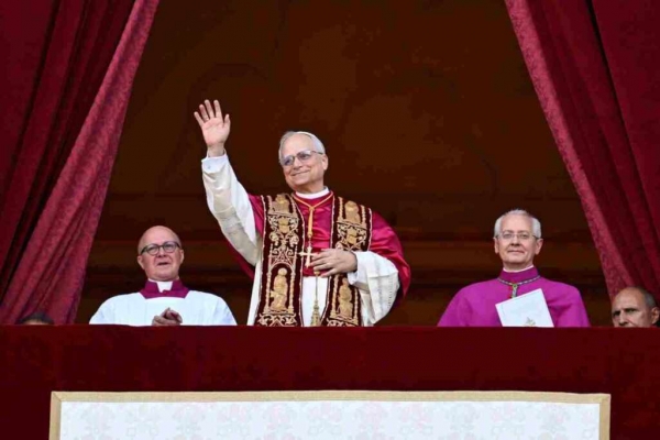 La presidente Todde su Leone XIV: "Un nuovo Papa per il mondo in cerca di pace e speranza"