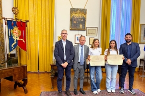 Le campionesse della vela Teresa Medde e Eleonora Tiano a Palazzo Bacaredda