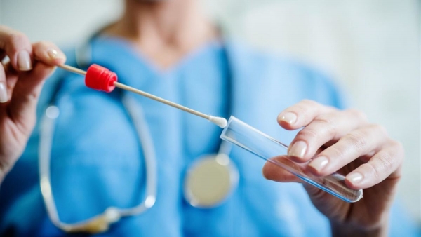 Tampone nei laboratori privati per i sardi, la Regione avvia l'accreditamento
