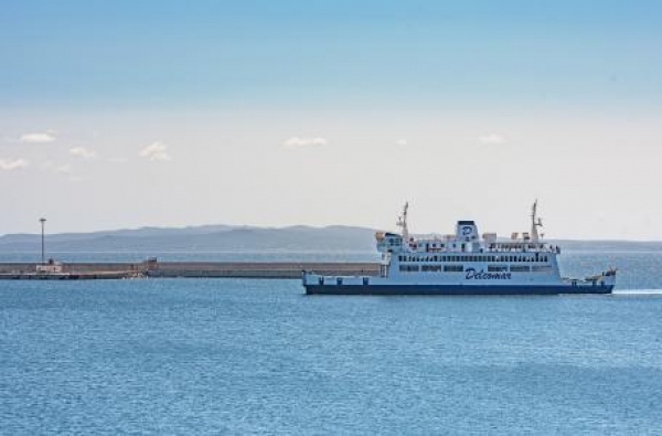 Trasporti marittimi, dopo anni di bandi deserti, aggiudicata la gara per i collegamenti con le Isole Minori. Manca: "Fine dell'incertezza"
