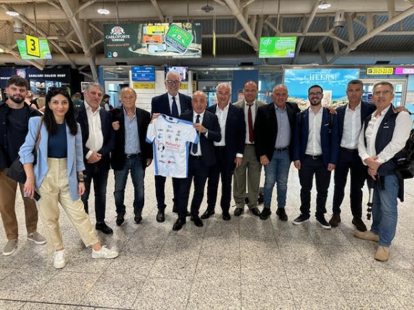 Cagliari. Foto di gruppo staff, comitato organizzatore, media