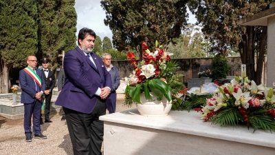 Il presidente Christian Solinas rende omaggio agli ex presidenti della Regione e all'assessore Frongia nella giornata della commemorazione dei defunti