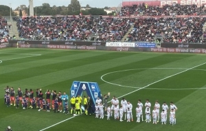 Cagliari-Como al fischio d'avvio