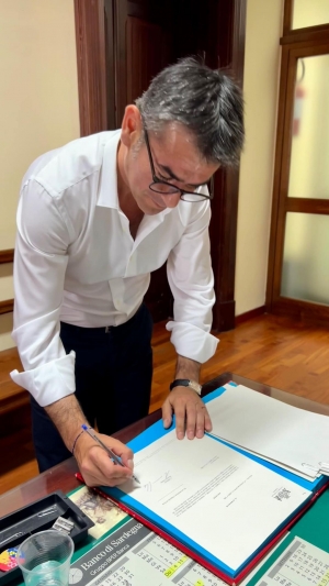 Prima giornata in Comune per il sindaco Massimo Zedda