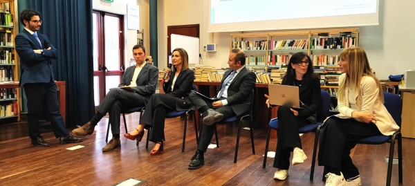 Trasporto marittimo e decarbonizzazione. La Regione: &ldquo;Cruciale agire su elettrificazione delle banchine e puntare su mezzi ibridi&rdquo;