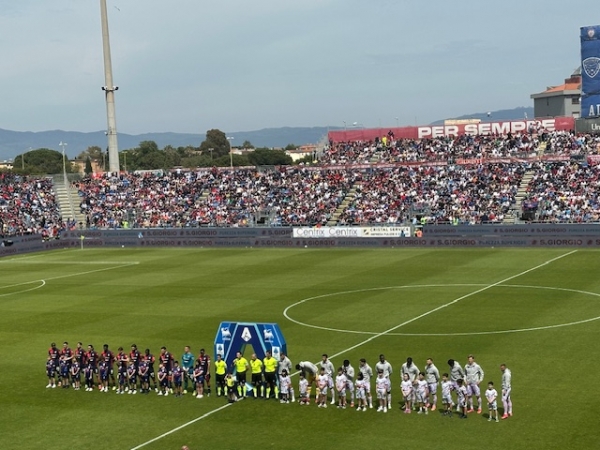 Cagliari e Udinese al via