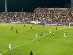 Cagliari-Entella al calcio di inizio