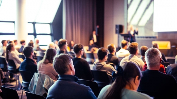 Turismo, pubblicato il bando del turismo congressuale, Mice (Meeting, Incentive, Conferenze, Event)