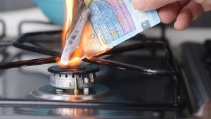 Bollette: in Sardegna nel 2022 si &egrave; speso il 108% in pi&ugrave; per l&rsquo;elettricit&agrave;