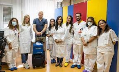 Prima donazione italiana di midollo osseo in Ucraina: cellule staminali emopoietiche volano da Cagliari a Kiev