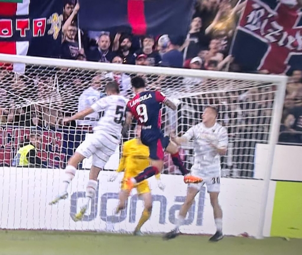 Cagliari-Venezia 2-1, il pass per il Parma