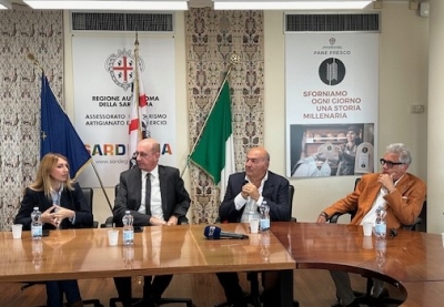 Una fase della conferenza. Da sinistra, Rita Deretta, Franco Cuccureddu, Roberto Pompei e Roberto Doglio