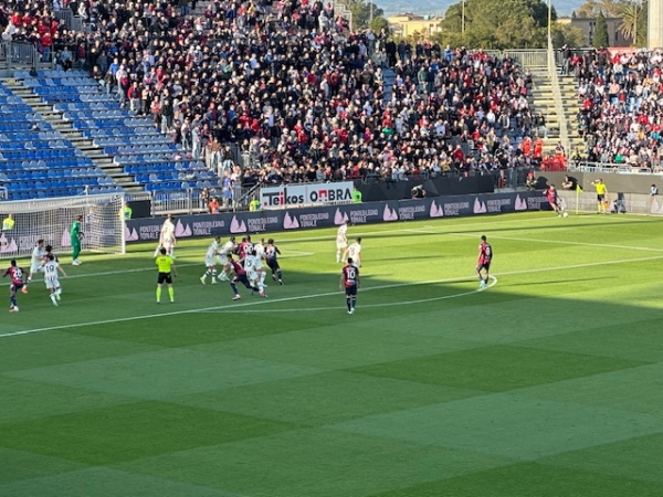 Una fase di Cagliari-Atalanta