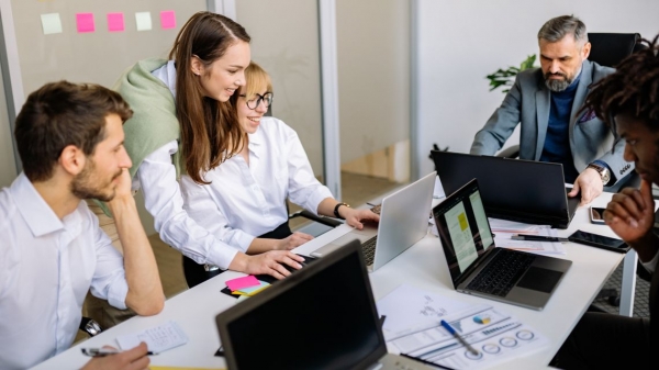 Parte il piano NEWGENS: il primo programma straordinario della Regione Sardegna per i giovani. L'assessora D. Manca: "Quasi 100 milioni per lavoro, alta formazione e innovazione tecnologica"