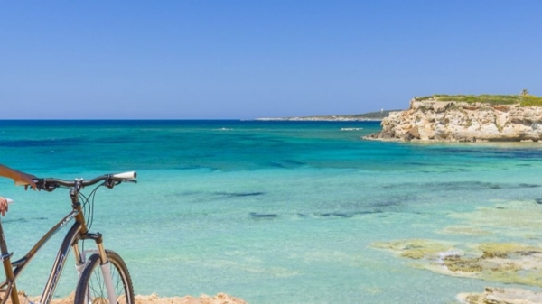 Vacanze in Sardegna, da aerei a traghetti ecco tutti gli aumenti dell&rsquo;estate 2024