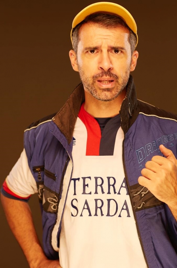 Una nuova data a Cagliari arricchisce il tour primaverile di &ldquo;&Egrave; inutile a dire!&rdquo; il nuovo spettacolo di Jacopo Cullin: domenica 7 maggio nuovo appuntamento al Teatro Lirico di Cagliari