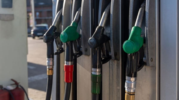 Caro carburanti, vertice in Regione degli assessori Manca (Trasporti) e Cani (Industria) con Saras: "In campo tutte le azioni per tutelare trasporti, imprese e cittadini"