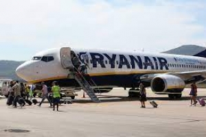 Aerei, appello dell&#039;assessore Moro a Ryanair: programmare i voli invernali ad Alghero anche per la stagione 2023-24
