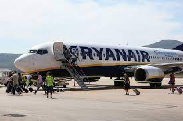 Aerei, appello dell'assessore Moro a Ryanair: programmare i voli invernali ad Alghero anche per la stagione 2023-24