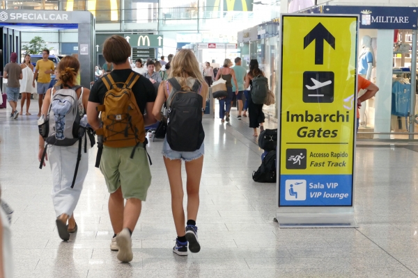 Aeroporto Cagliari, oltre 2 milioni di passeggeri nel primo semestre 2023
