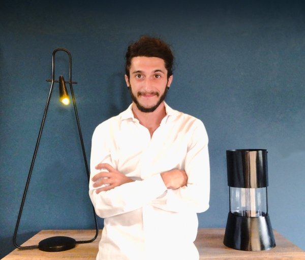 Gabriele Onnis tra i migliori designer under 35 all'ADI Museum di Milano con la sua lampada "green"Phos