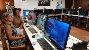 Il progetto pilota di digitalizzazione per gli over 60 Social Dig&igrave; fa tappa a Vallermosa
